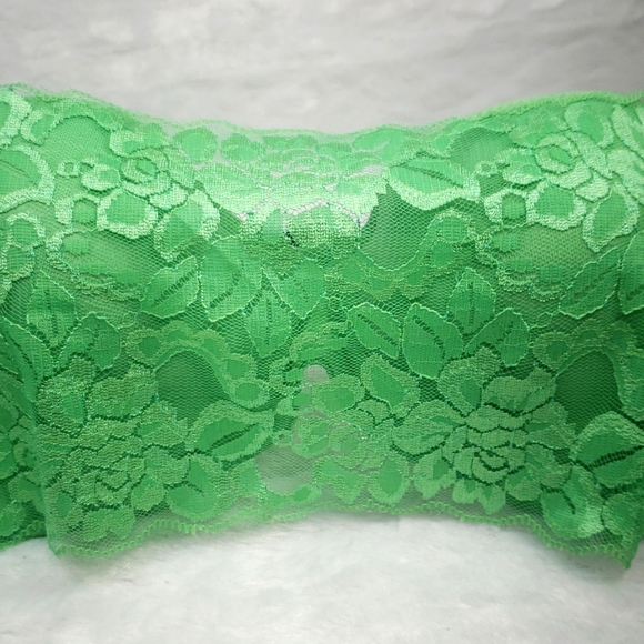 NWT Queen's Green lace Beautiful Bra Size 38B - Picture 8 of 9